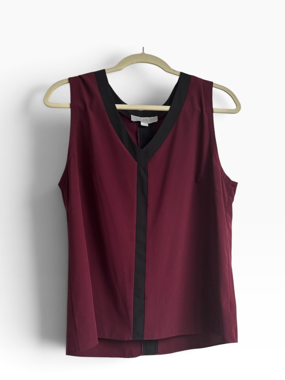 V-Neck Sleeveless Contrast-Trim Camisole - Burgundy/Black